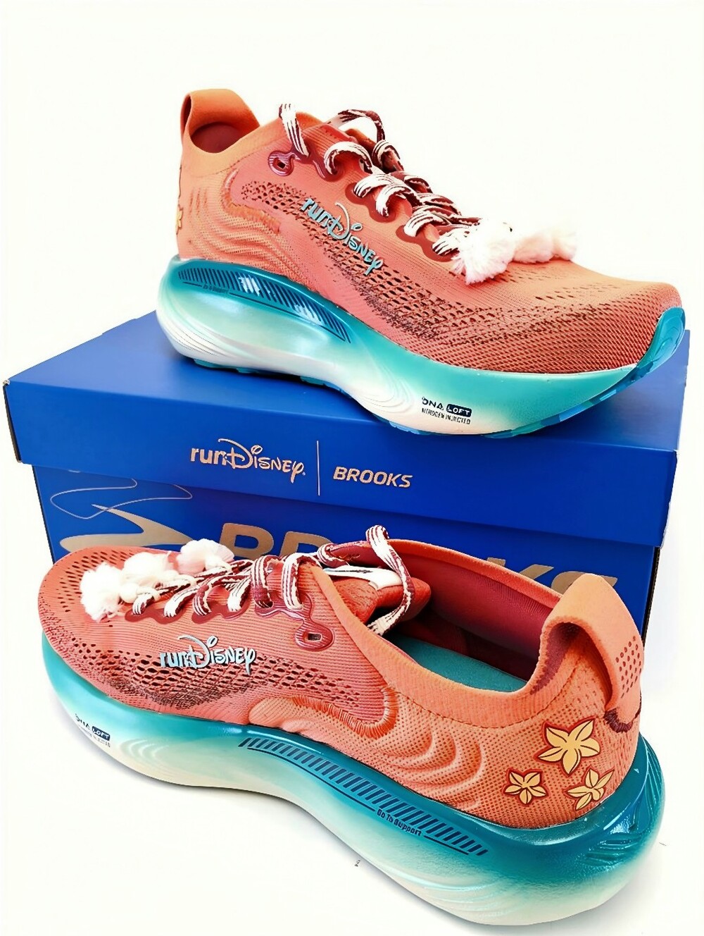 Brooks x RunDisney Moana Adrenaline GTS 25 Women Size 7W Running Walking Shoes